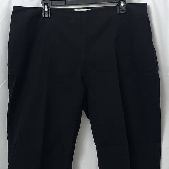 Women’s Chico's Black Pull On Cropped Pants Size 3 = XL/16 EUC - Picture 3 of 6